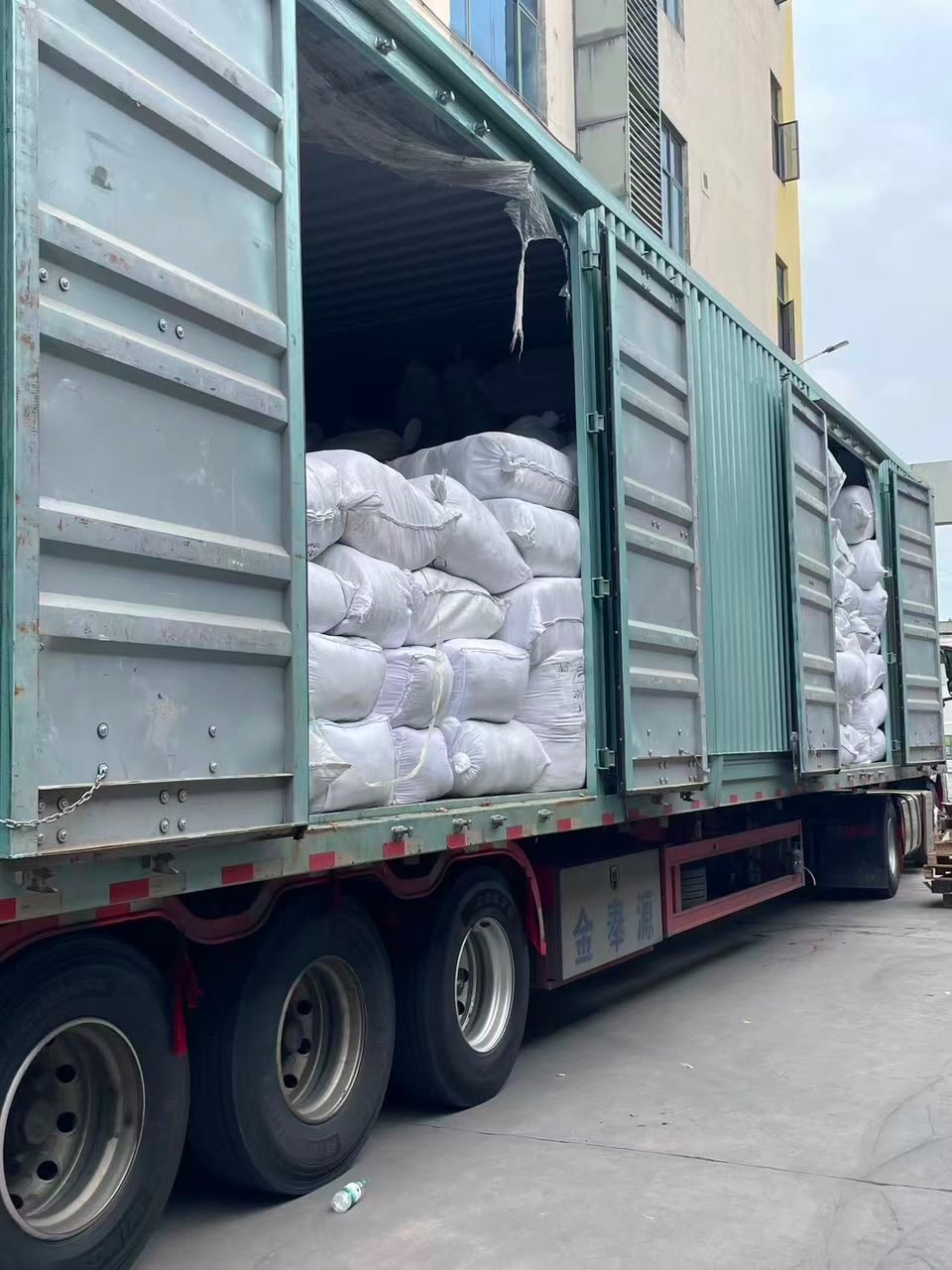 🚛 حمل سریع و امن از چین به ایران — مسیر زمینی (جاده‌ای)